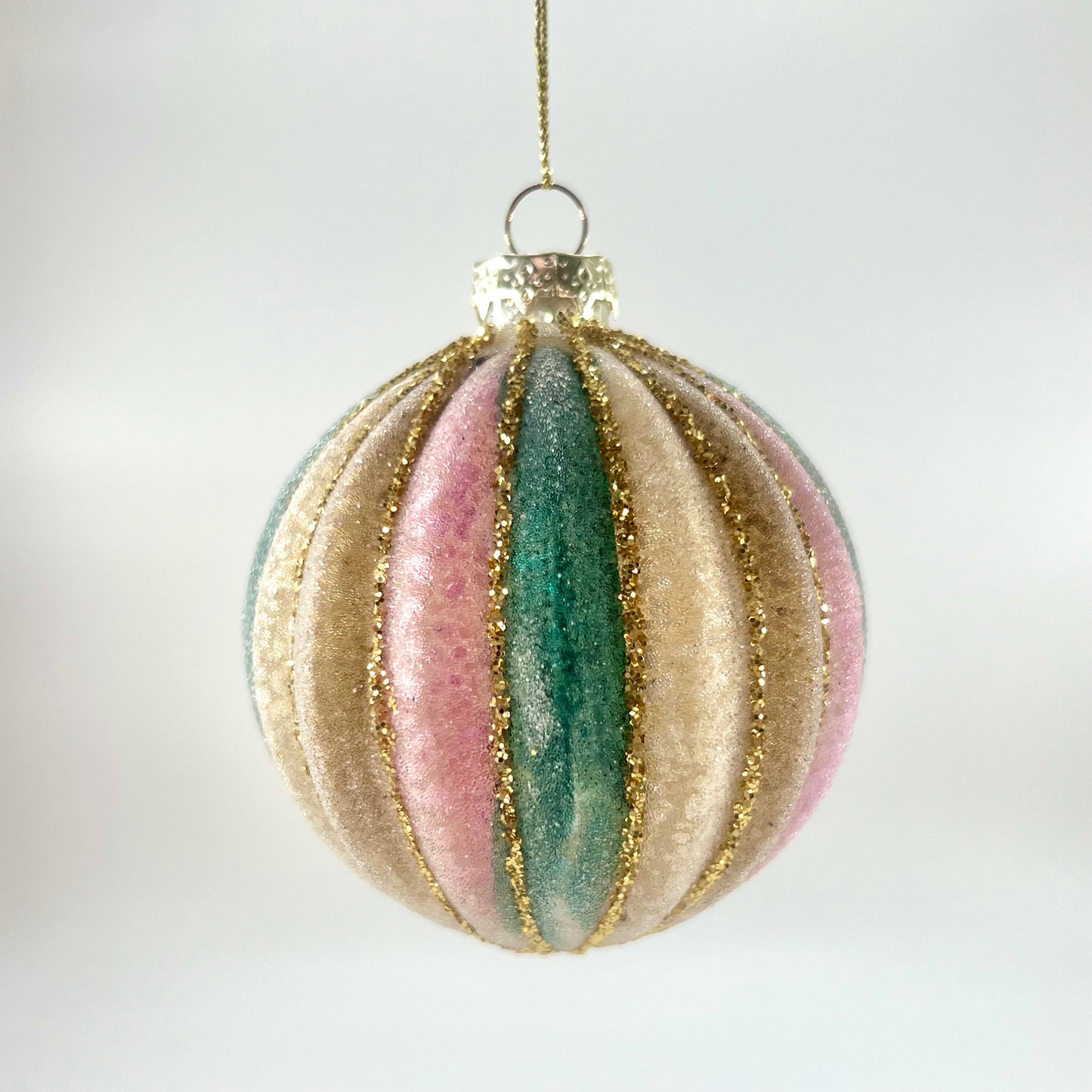 Weiste, lasipallo, värikäs ja huurrekuvio