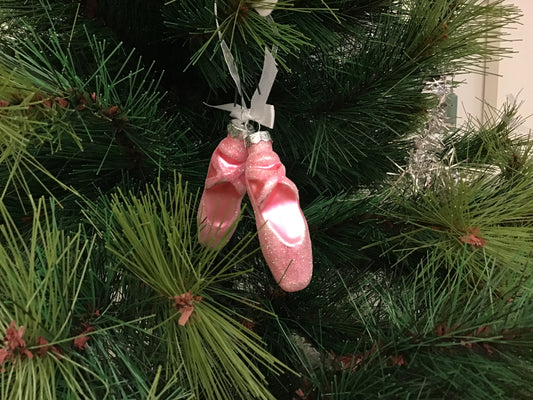 Weiste, lasiset, pinkit balettitossut