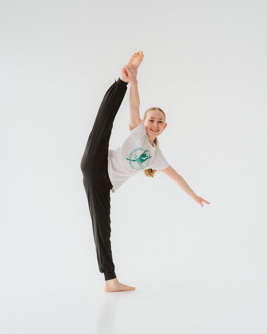 Tanssila, valkoinen t-paita turkoosilla glitterillä