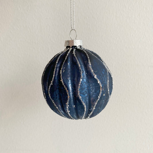 Villa Weiste, tummansininen joulupallo