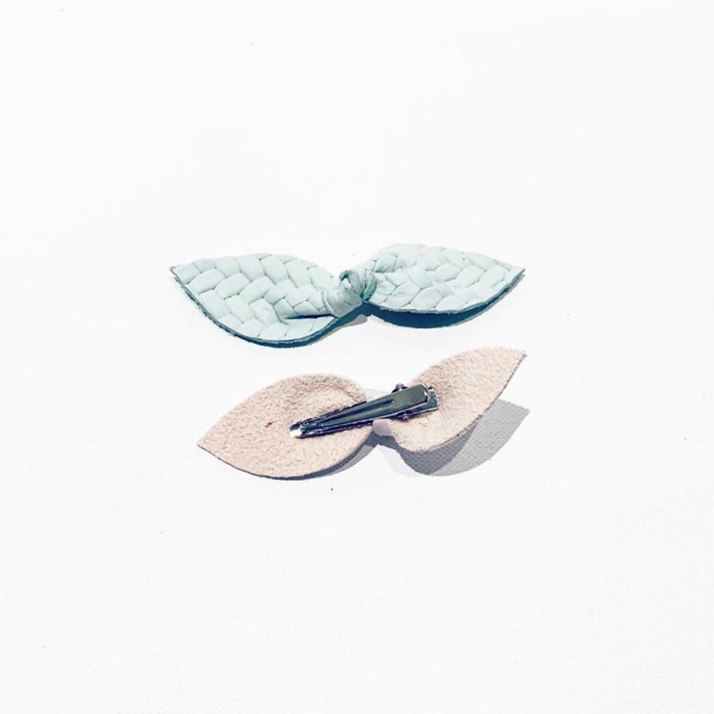 FMAM, vaaleanpunainen pinni