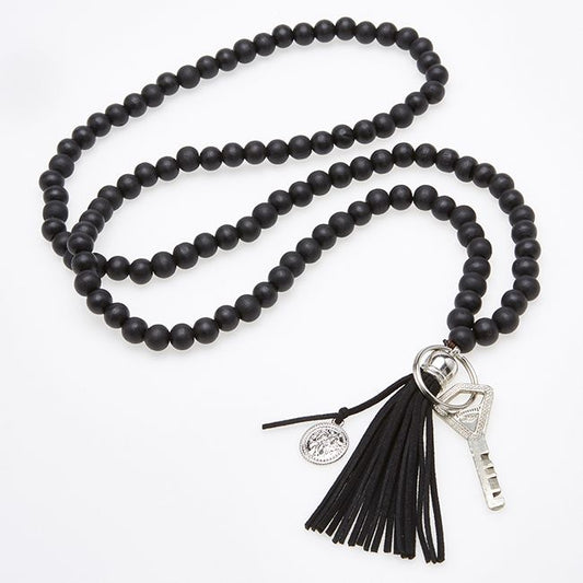 Kaulariipus puuhelmillä