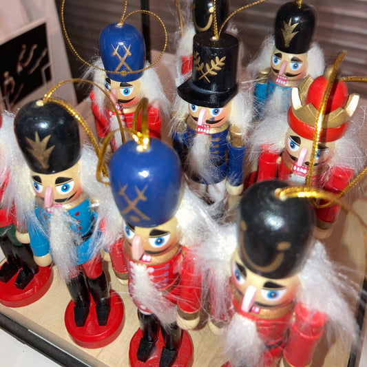 Pähkinänsärkijä, puinen