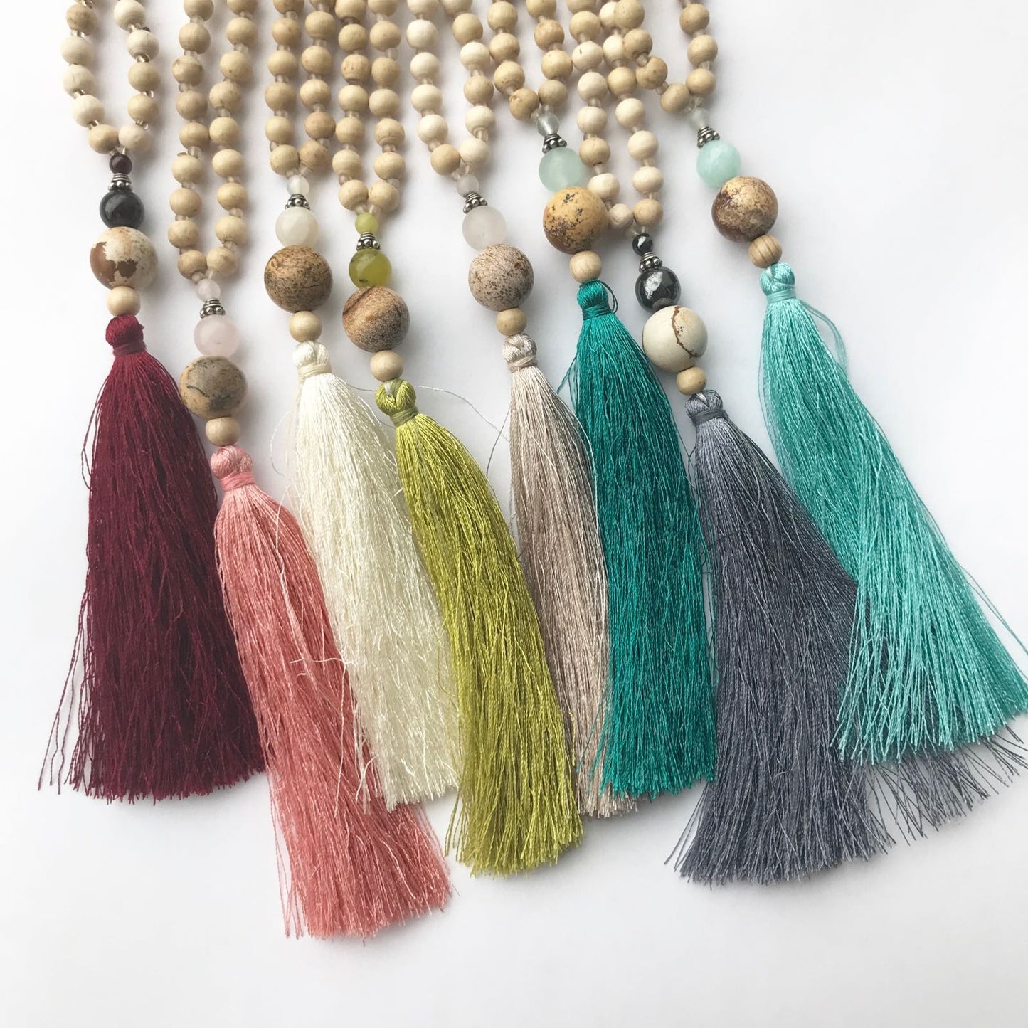 Hippakorut, tupsu kaulakoru aikuiset