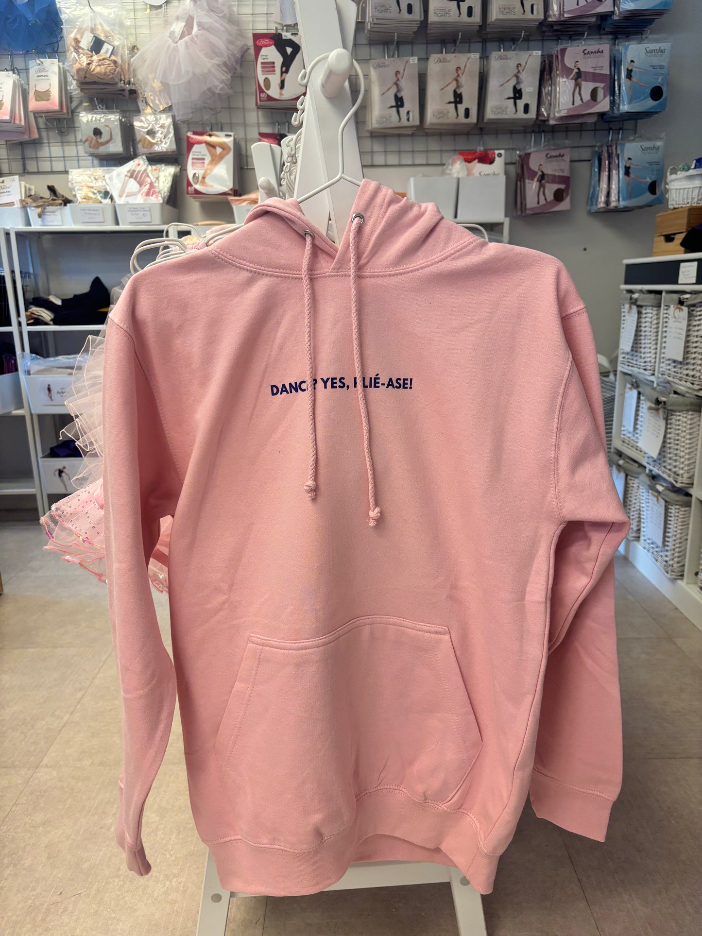 Tanssila,  huppari. Dance? Yes, Plié-ase!